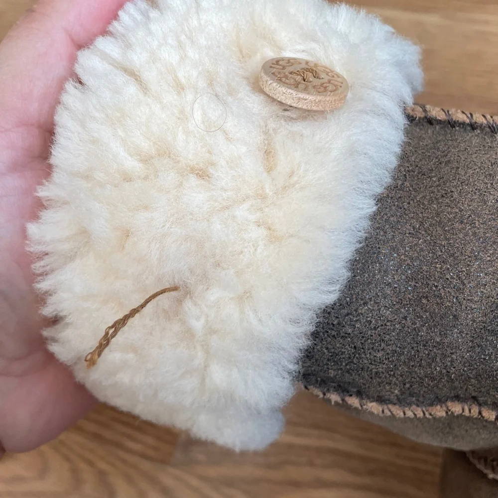 UGG Brown Boots Sz 7 with Buttons for Shearling Knit Cuffs (Cuffs Missing)